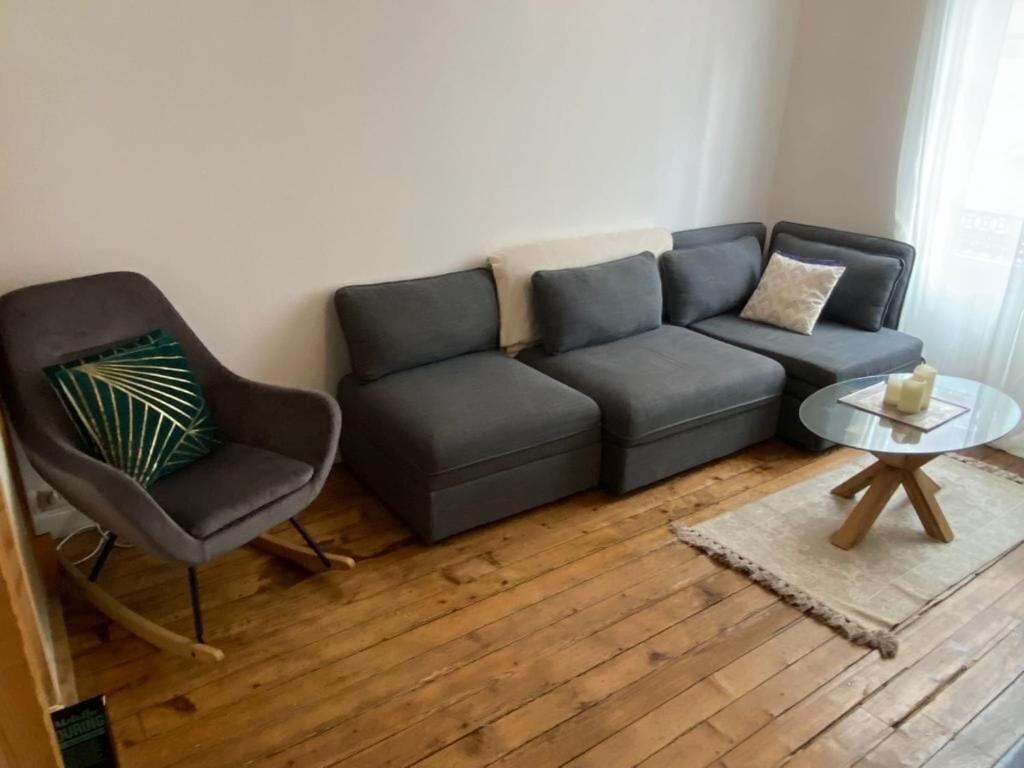Quiet In Center Apartment Paris